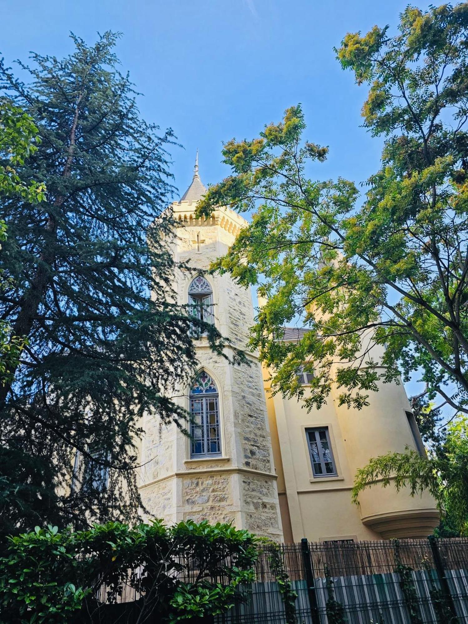 Chateau Grandclement Lyon Villeurbanne Niveau Rdc - Tresor Cache En Ville Avec Vue Piscine Et Parc Exterior photo